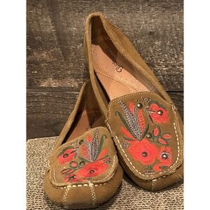BARETRAPS‎ Otella Rawhide Leather Slip On Moccasin Embroidered Floral Studded 7M